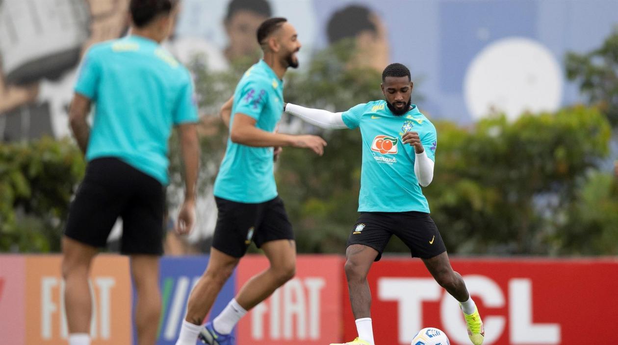Jugadores de Brasil durante el entrenamiento. 