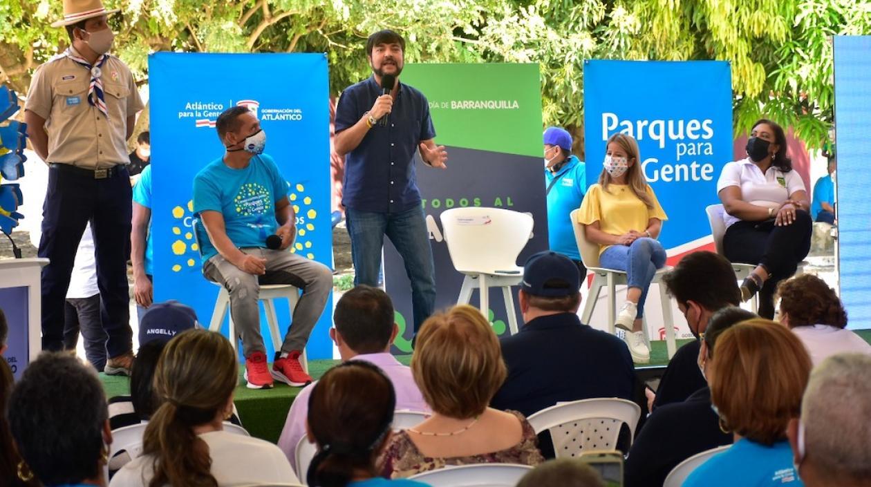El Alcalde Jaime Pumarejo y la Gobernadora Elsa Noguera presidiendo el acto.