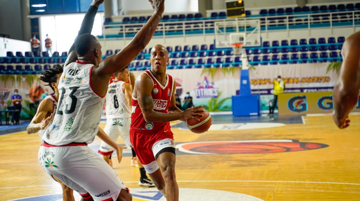 Ernesto Oglivie fue el destacado de Titanes. 