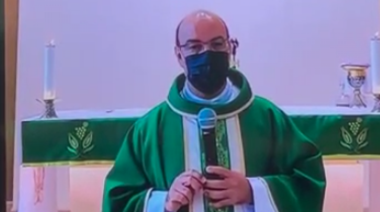 Cura de la Iglesia de Santa Laura.