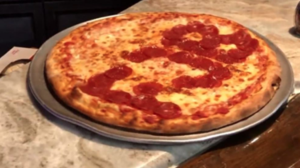 La pizza y el insulto.