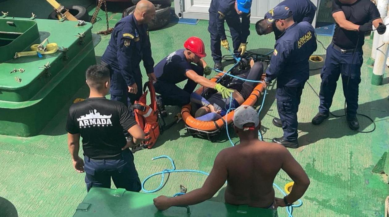 Al pescador lo mordió un tiburón durante faenas de pesca cerca del cayo Quitasueño.