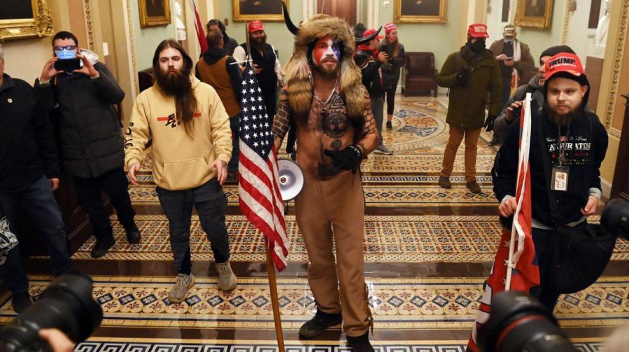 Jacob Chansley, el 'Bisonte de QAnon'.