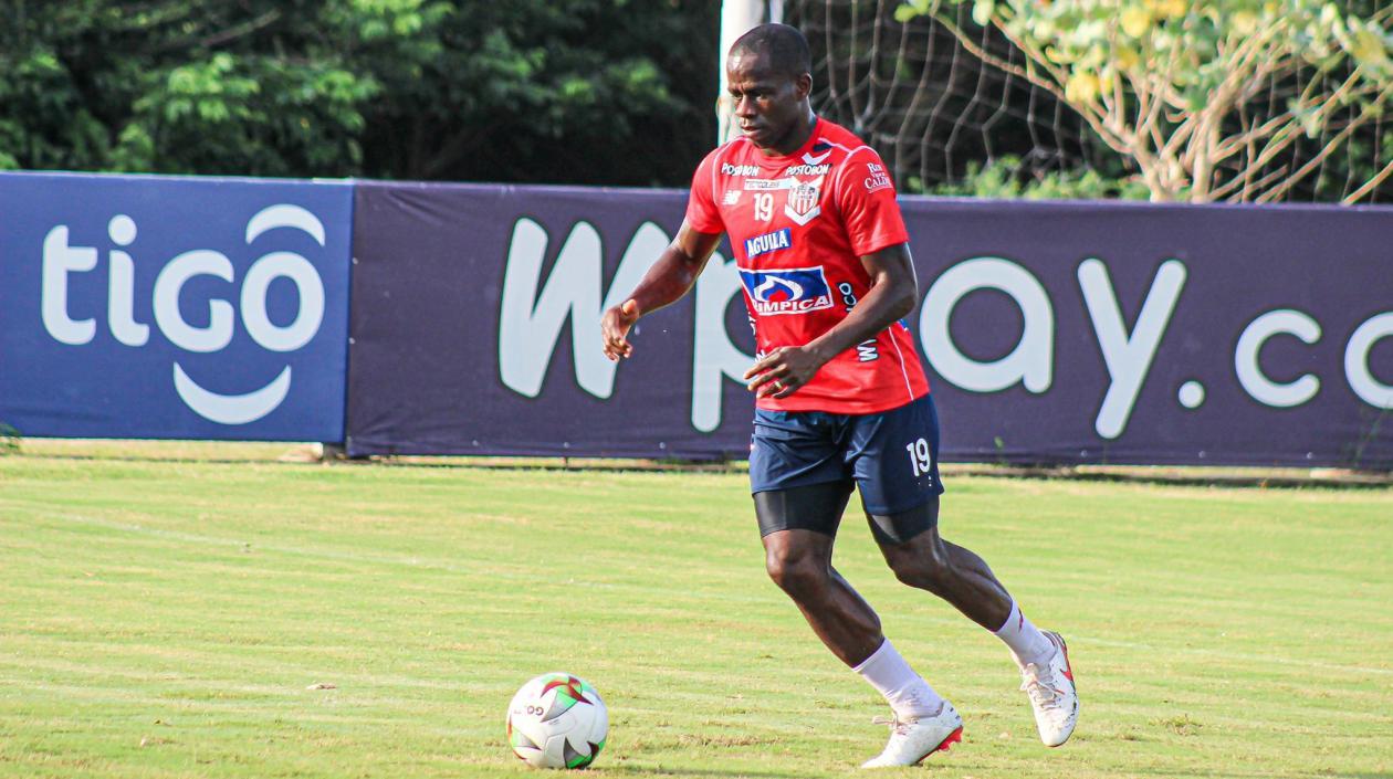 Carmelo Valencia está lesionado. 