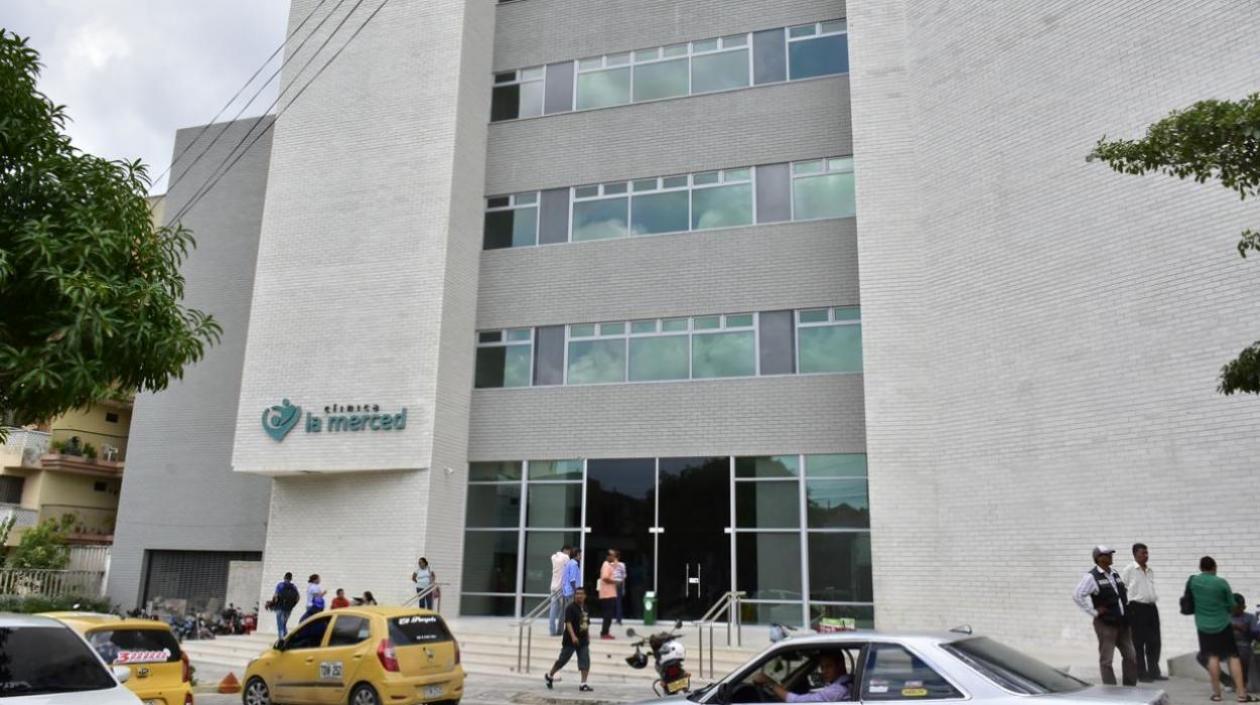 El deceso del hombre se produjo en la Clínica La Merced. 