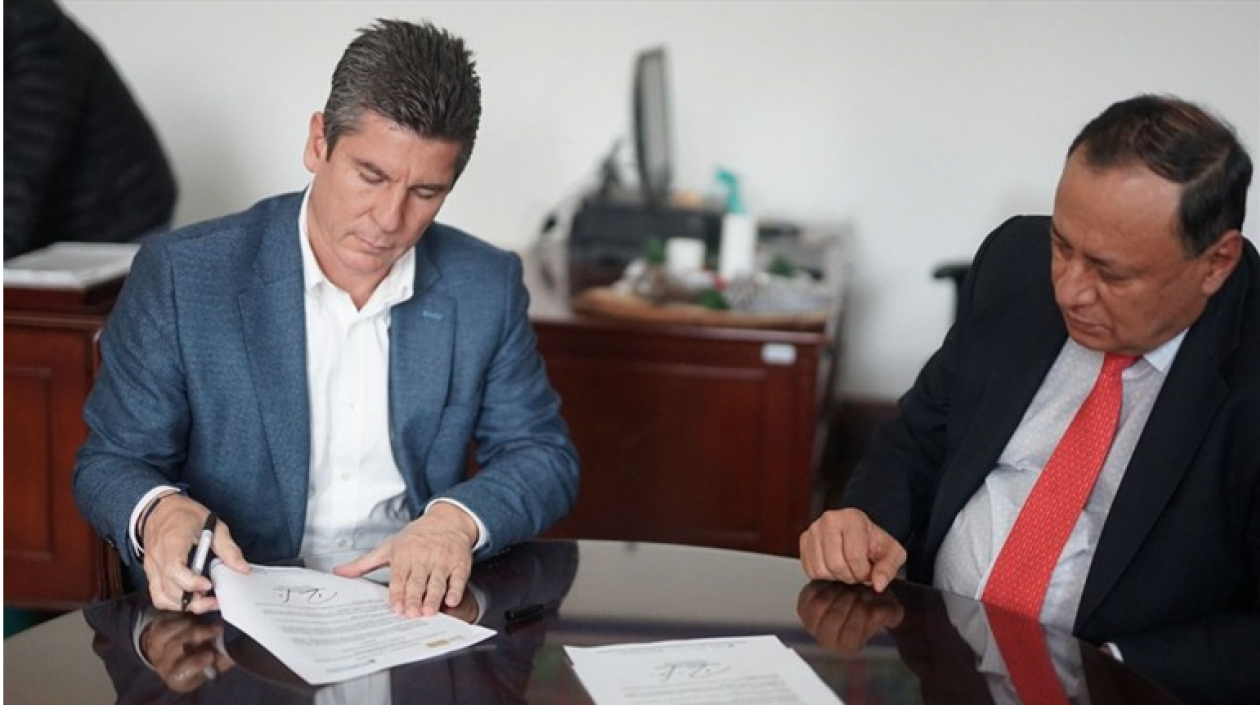 Ricardo Ferro, representante a la Cámara (derecha).