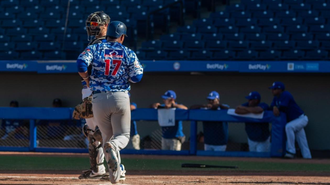 Jair Camargo anota tras su cuadrangular, pero no alcanzó para el triunfo.