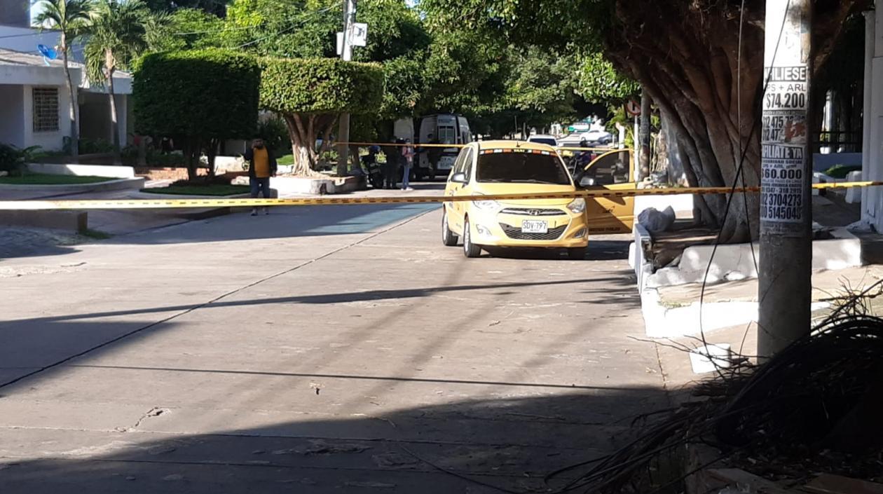 La Policía acordonó el área donde ocurrió el hecho. 
