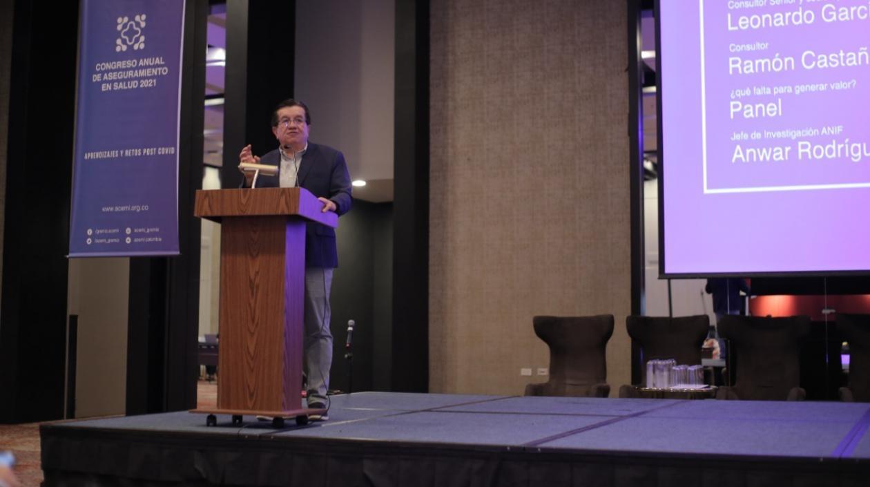 El ministro de Salud, Fernando Ruiz.