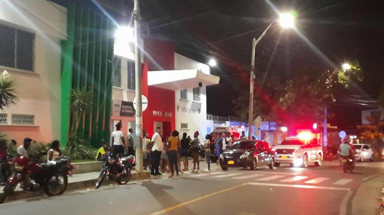 El hombre fue llevado al Camino La Manga. 