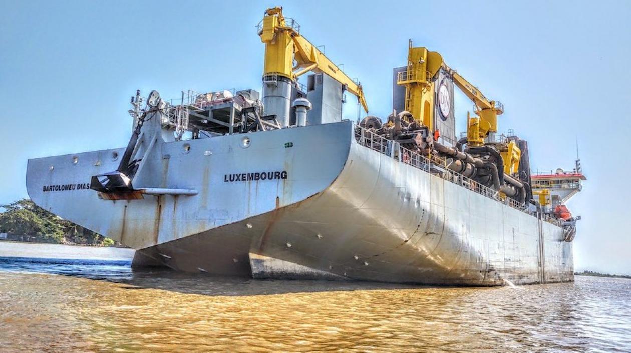 La draga 'Bartolomeu Dias' de la compañía EDC.