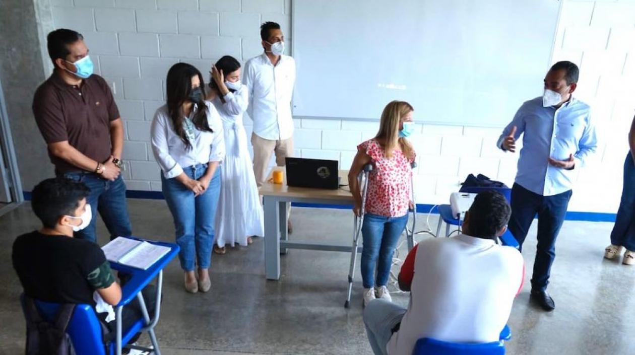  La Gobernadora Elsa Noguera durante su visita a la sede de Uniatlántico en Sabanalarga