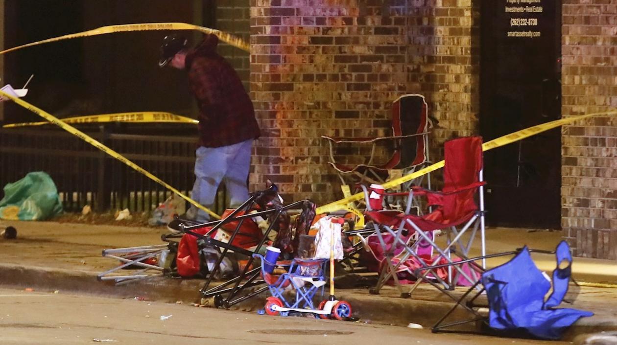 Así quedó el lugar tras el atropellamiento masivo en WInsconsin.