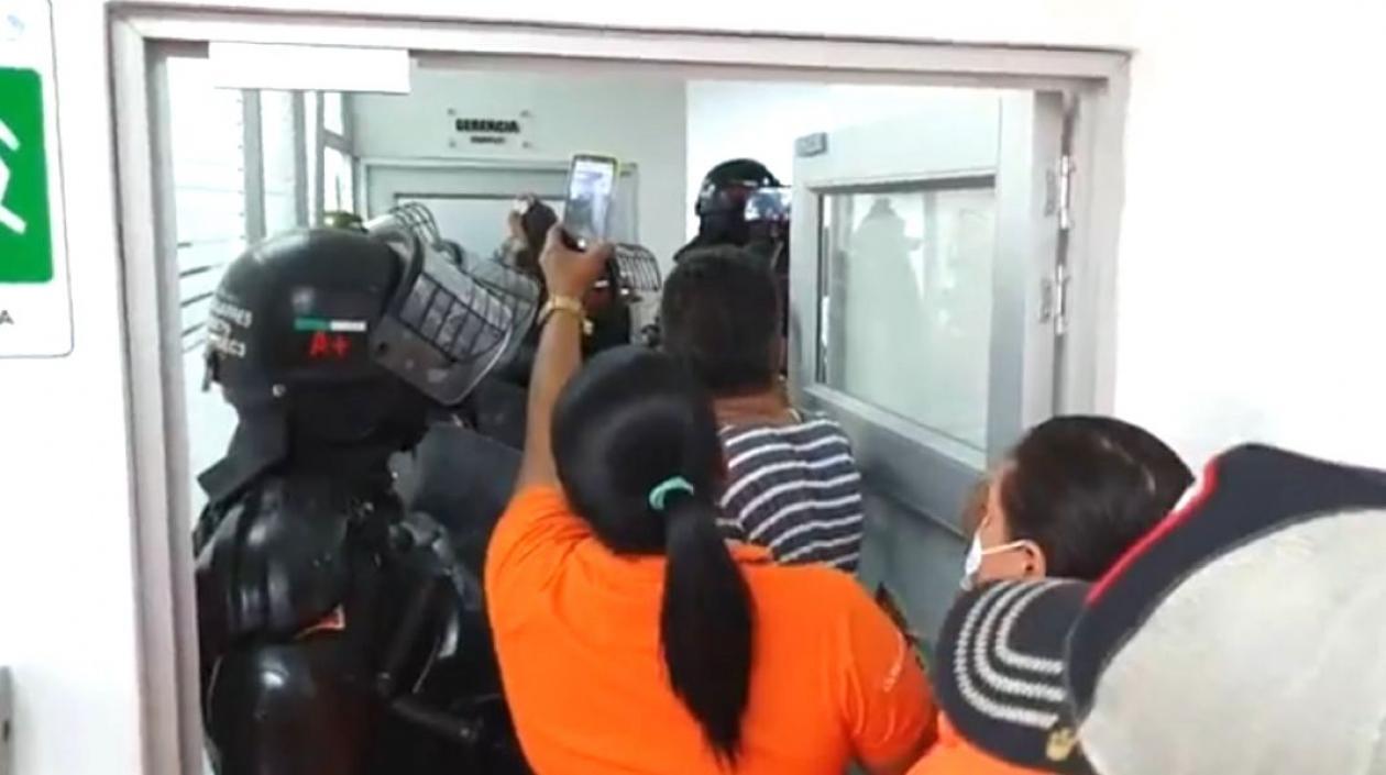 El Esmad protegiendo las instalaciones de Essmar.