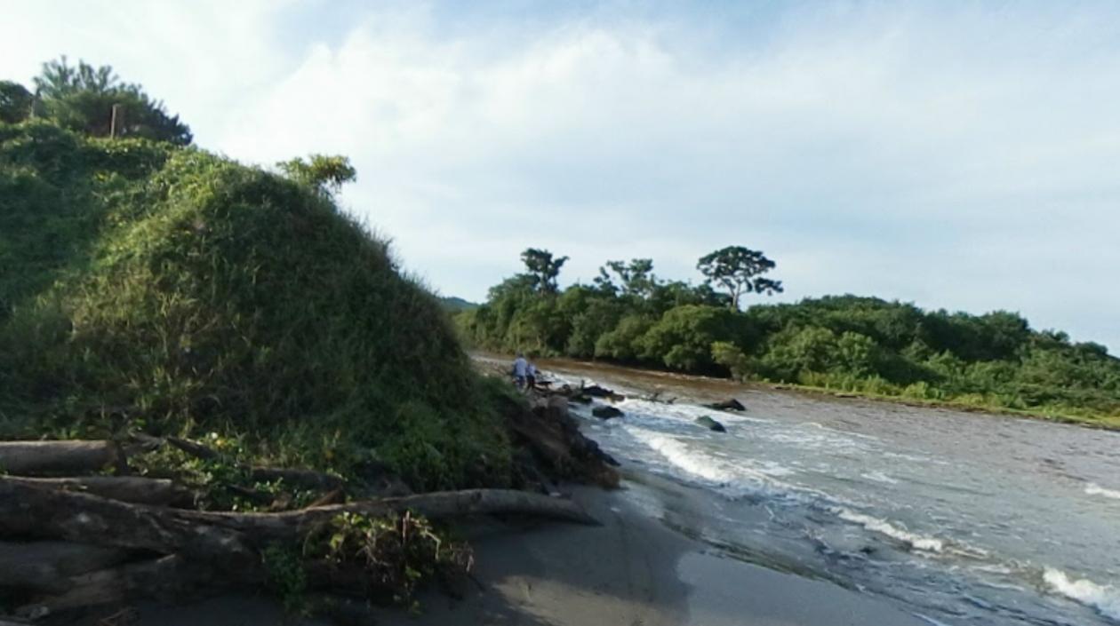 Desembocadura del río Canalete, donde se halla la cabaña donde fue encontrada muerta la menor. 