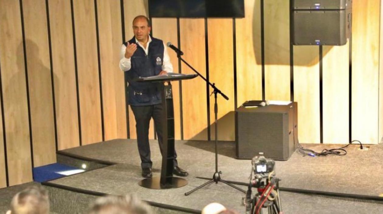 Carlos Camargo, defensor del Pueblo.