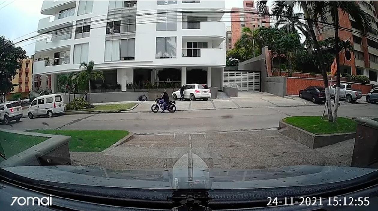 Momento del atraco al jugador. 