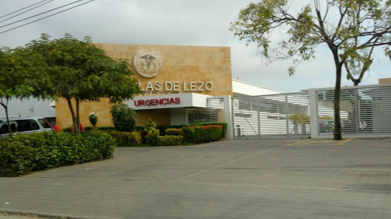 La víctima fue llevada a la Clínica Blas de Lezo, donde se confirmó su deceso. 