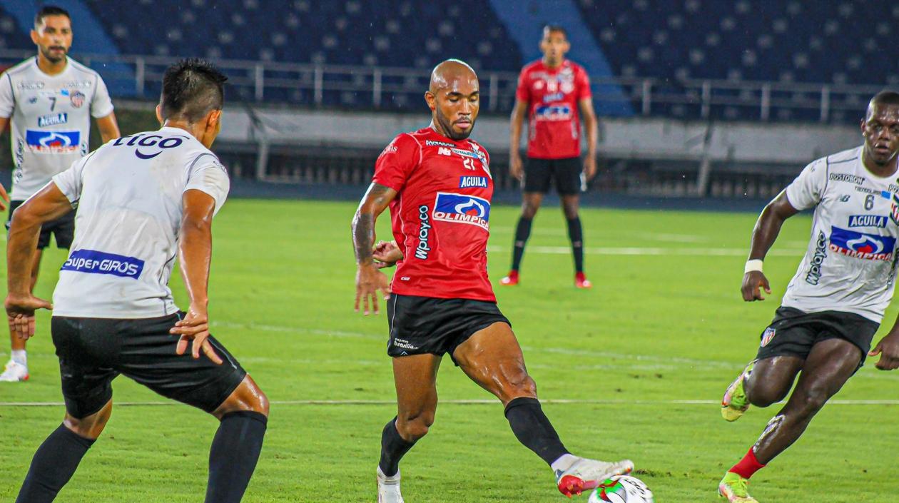 Freddy Hinestroza durante un entrenamiento. 