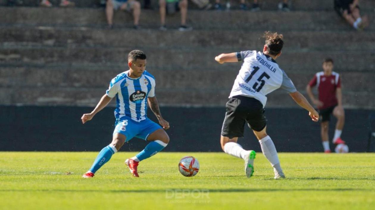 Juergen Elitim en una acción de partido. 
