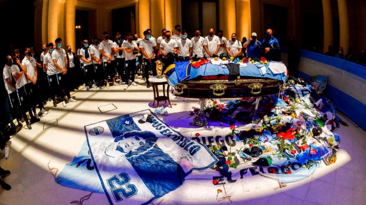 Momentos en el funeral de Maradona. 