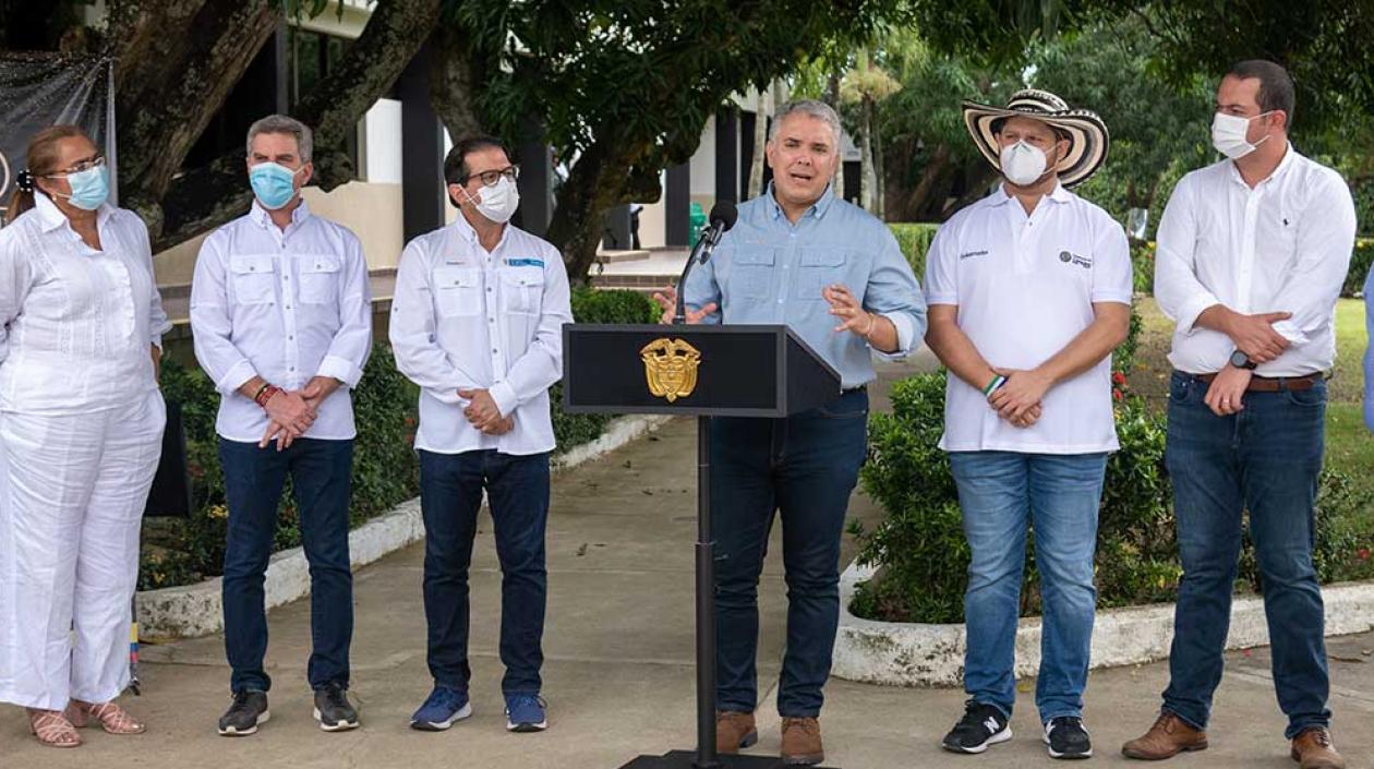 El Jefe de Estado visitó el nuevo centro industrial de Avidesa Mac Pollo, ubicado en el departamento de Córdoba.