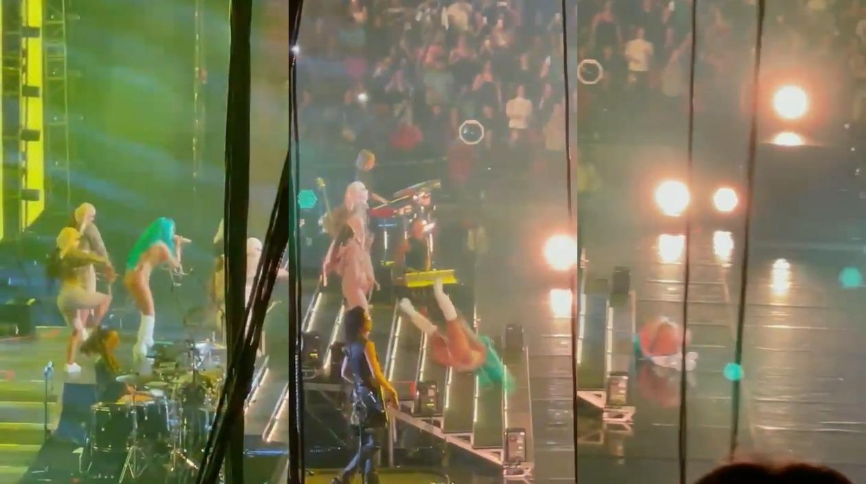 Momento de la caída de Karol G. 