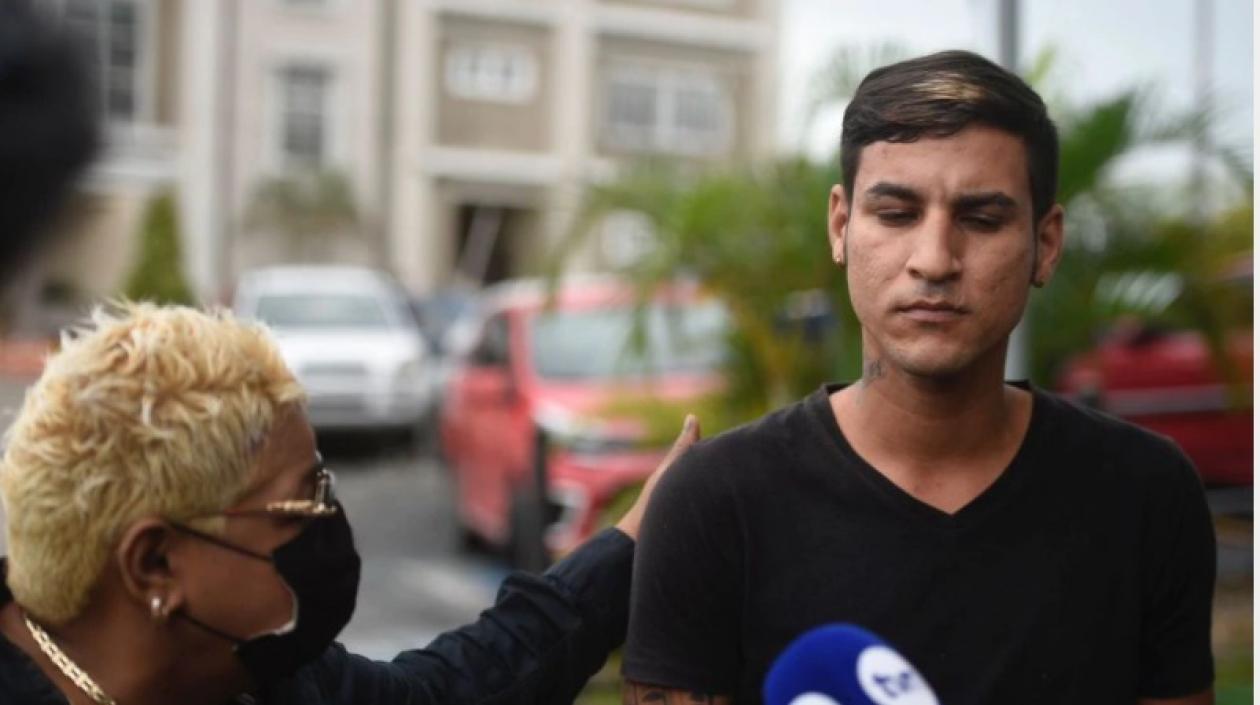 Yeison Felipe Possu Mera y su abogada.