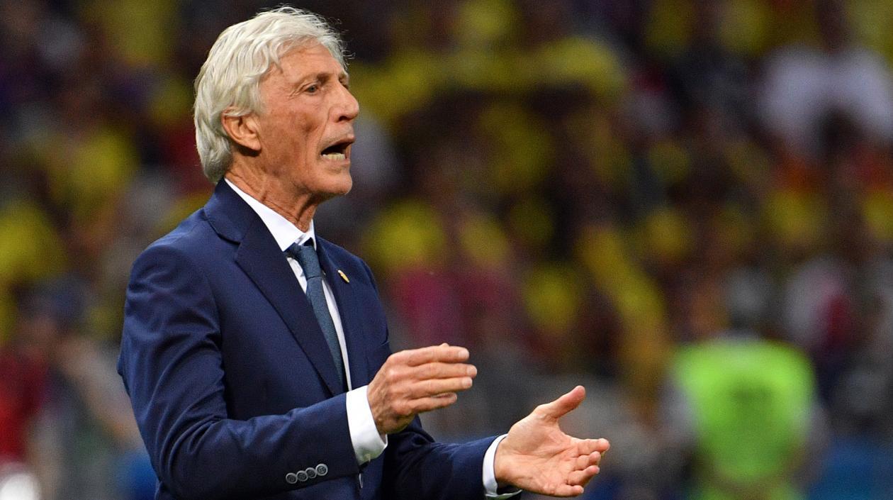 José Néstor Pékerman, técnico argentino. 