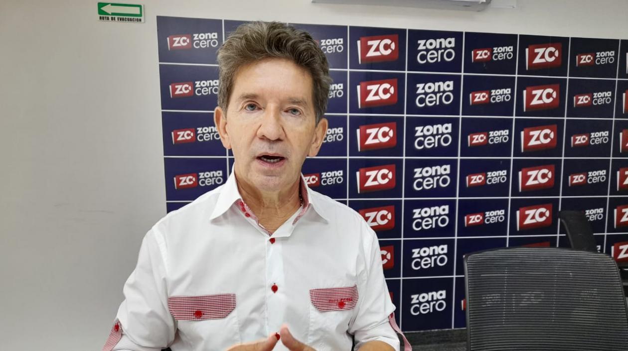 El precandidato presidencial Luis Pérez.