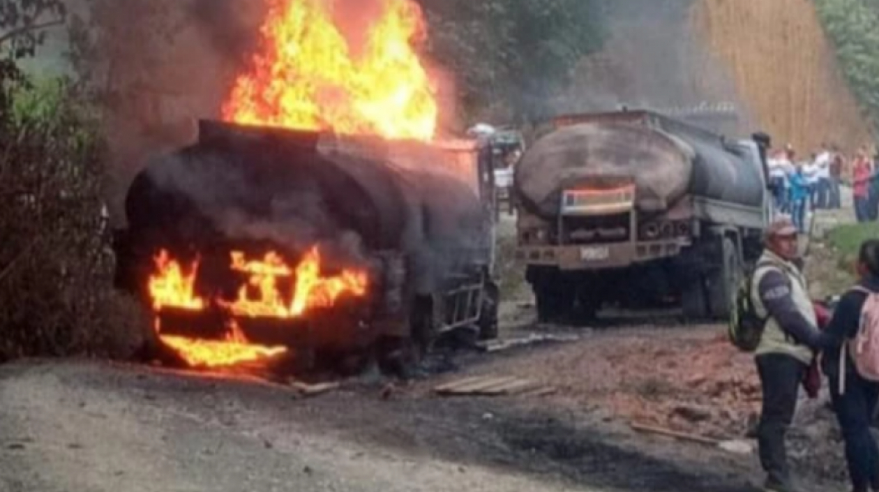 Vehículos que fueron incinerados. 