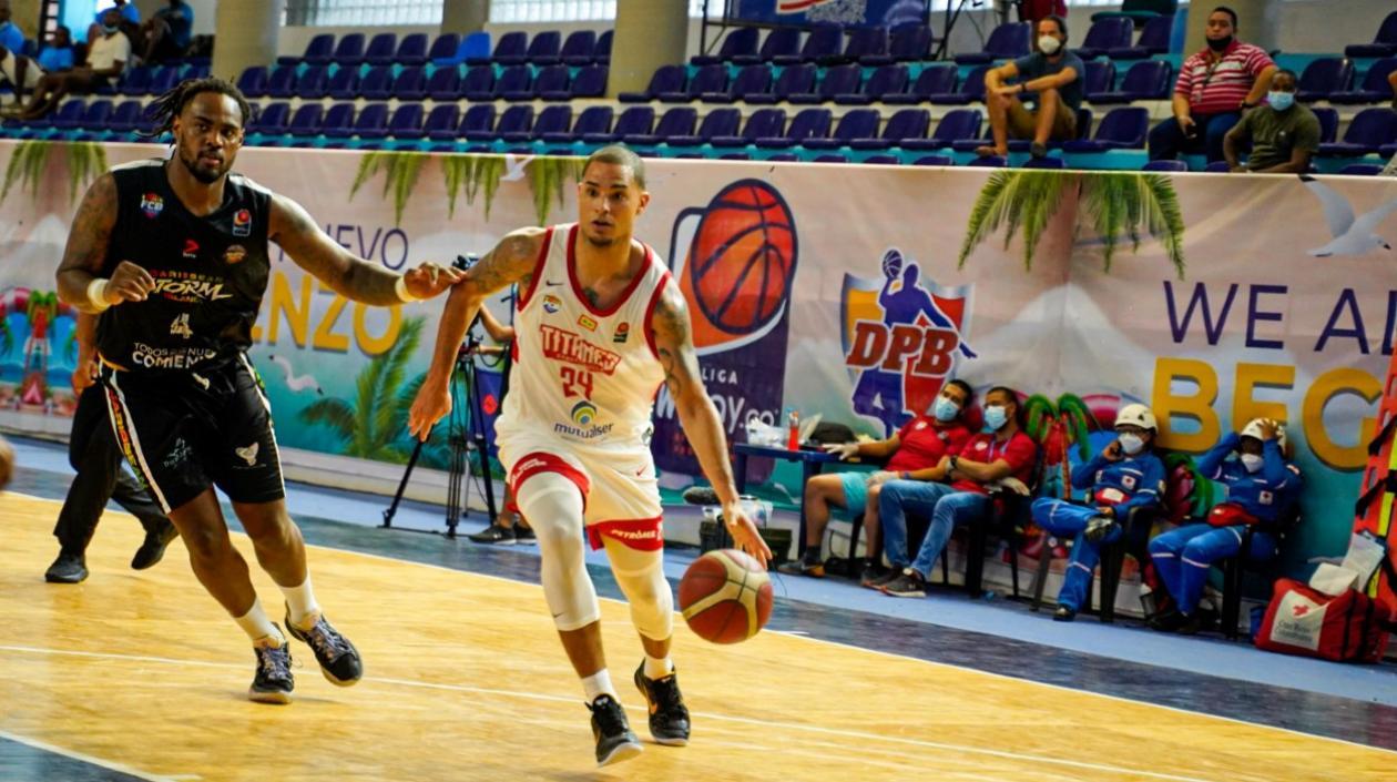 Jonathan Rodríguez dominó la ofensiva. 