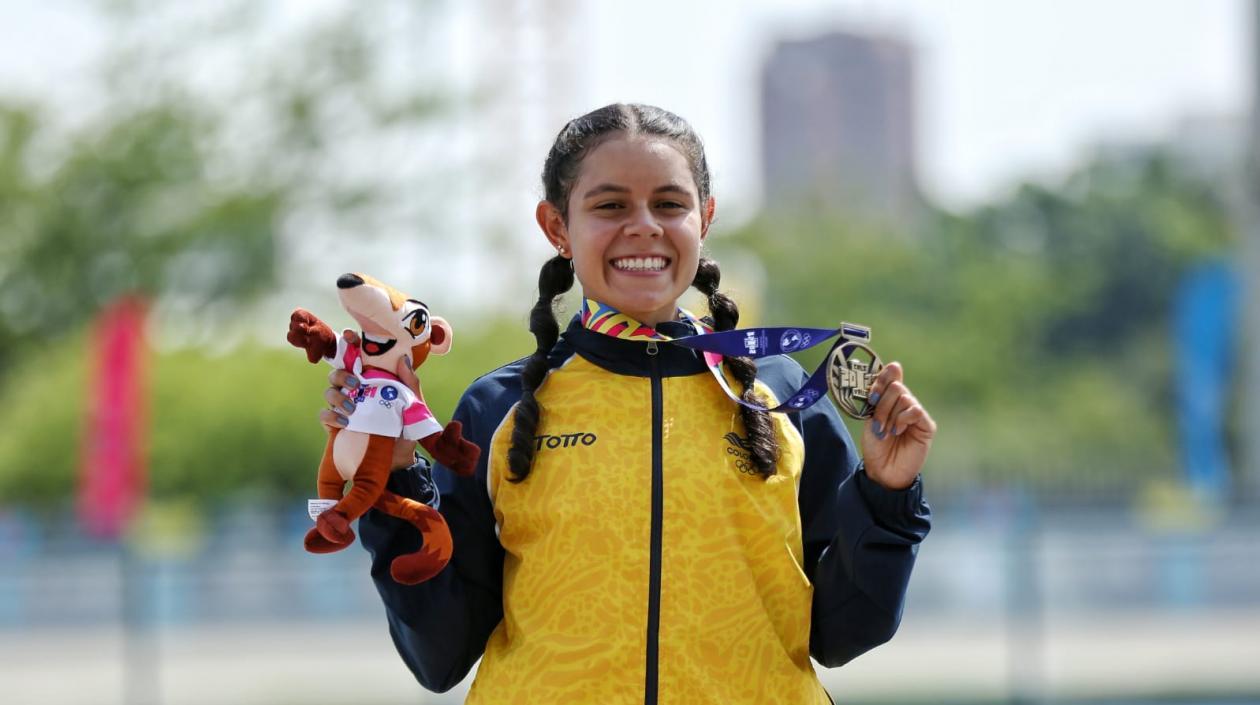 La patinadora Valeria Rodríguez, medallista de oro. 