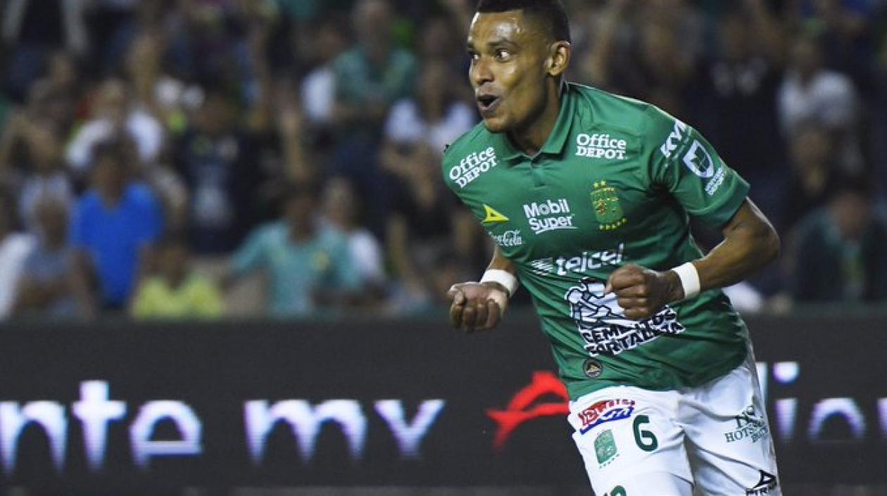 William Tesillo, futbolista colombiano.