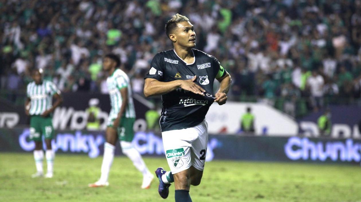 Celebración del delantero Teófilo Gutiérrez.