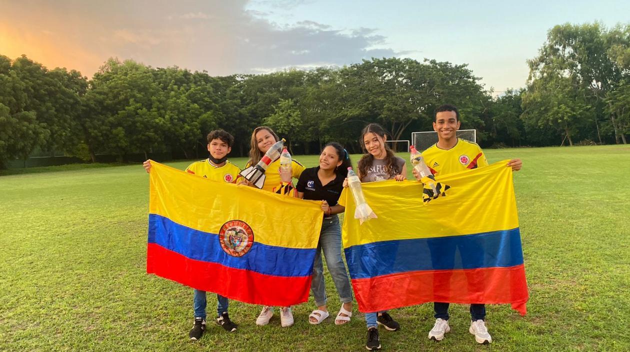 Equipo de Colombia se alzó con título de cohetería.