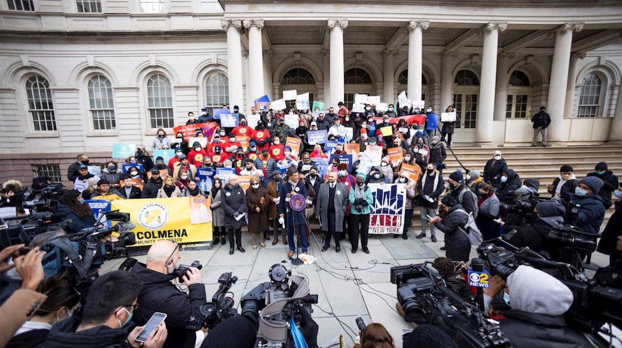 La lista de los que podrán votar en los comicios locales incluye a los acogidos al programa de Acción Diferida para los Llegados en la Infancia (DACA). 