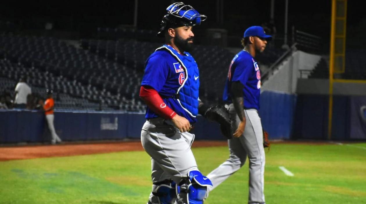 Sandy León, receptor de los Caimanes de Barranquilla. 