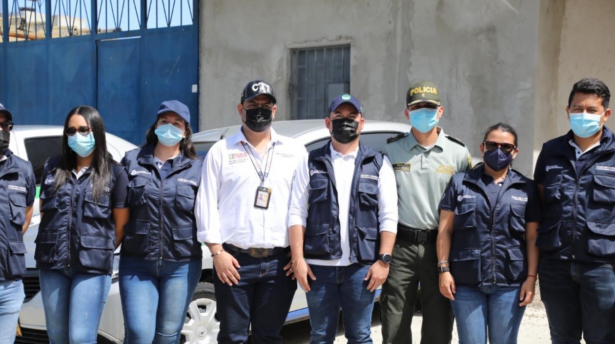 Las autoridades durante su visita en el barrio La Pradera. 