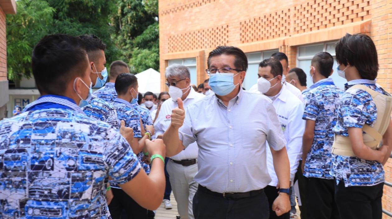 El ministro de Salud, Fernando Ruiz.