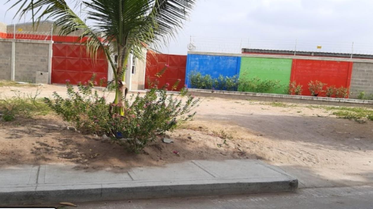 Fachada del colegio de Villa Campo. 