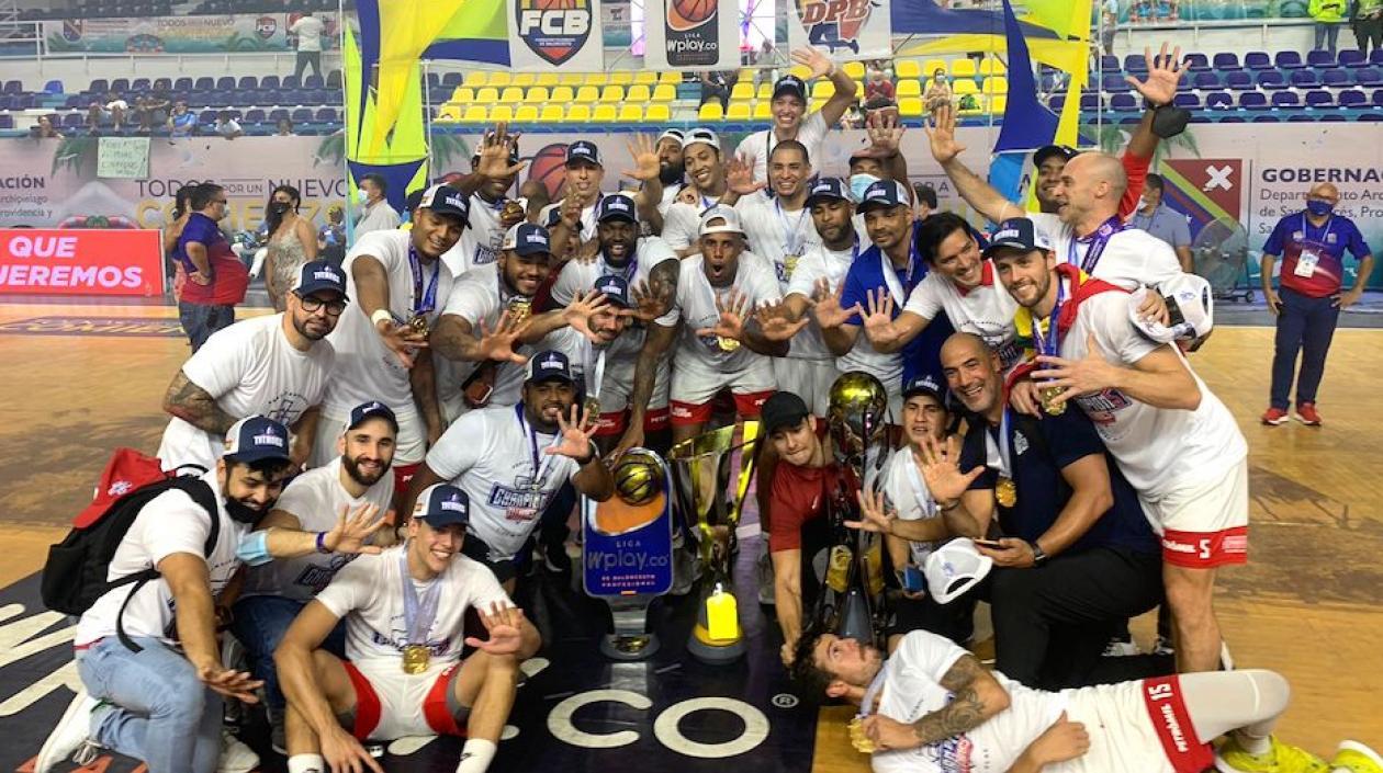 Celebración del pentacampeonato de Titanes.