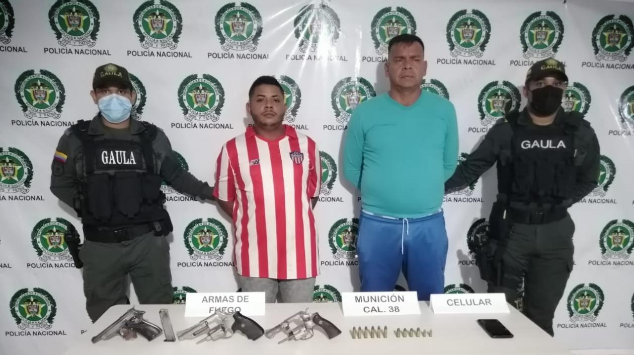 Los dos capturados en los allanamientos. 