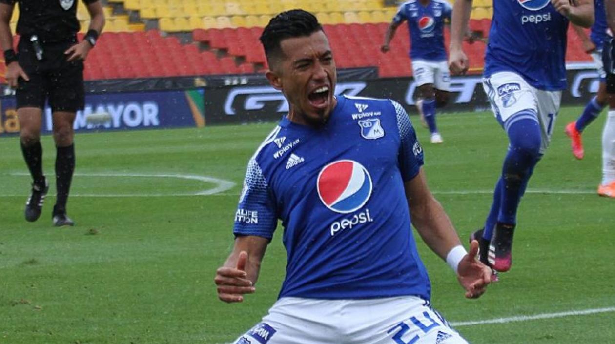 El delantero Fernando Uribe.