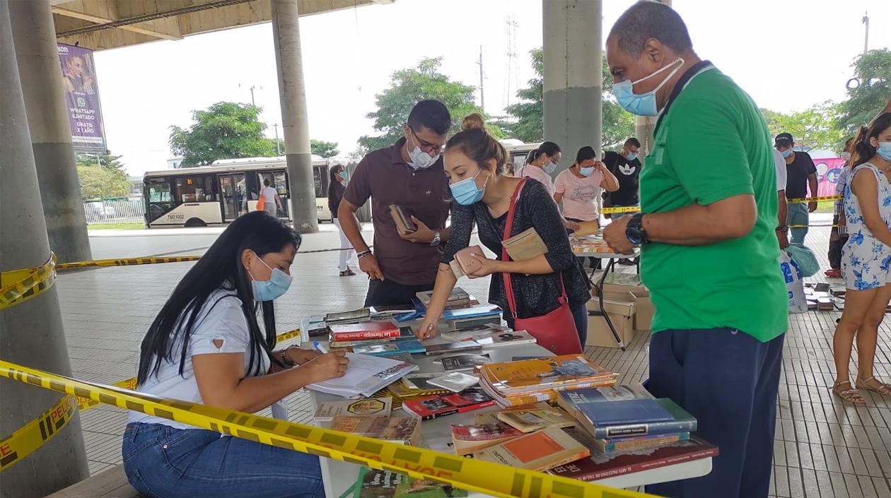 'Trueque de libros' en el Portal de Soledad