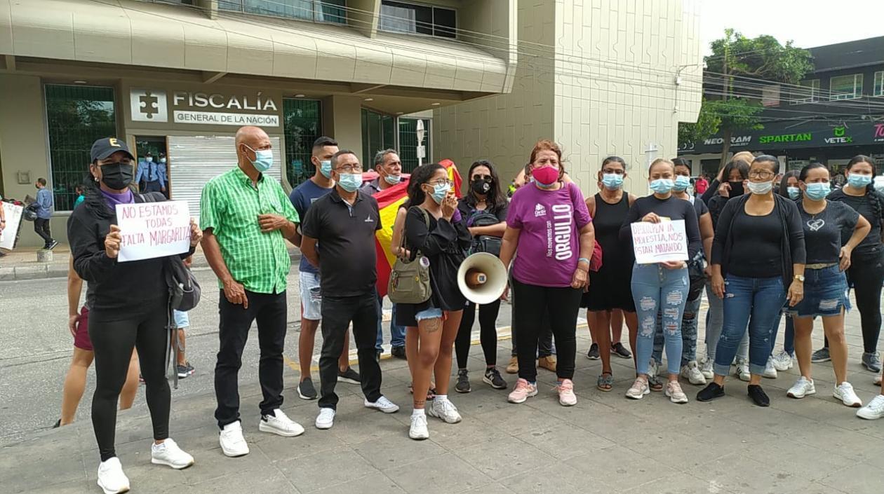 Plantón frente a la Fiscalía. 