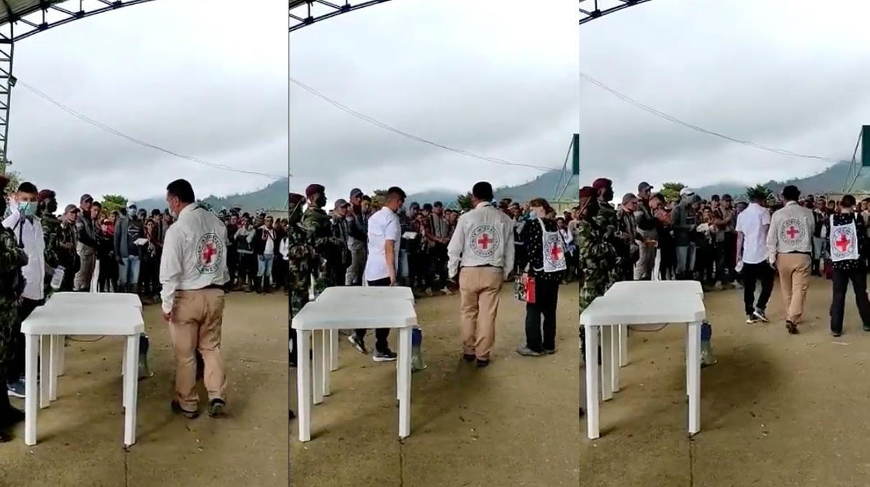 Momento de la liberación del patrullero Tomás Andrés Blanco Rolong.