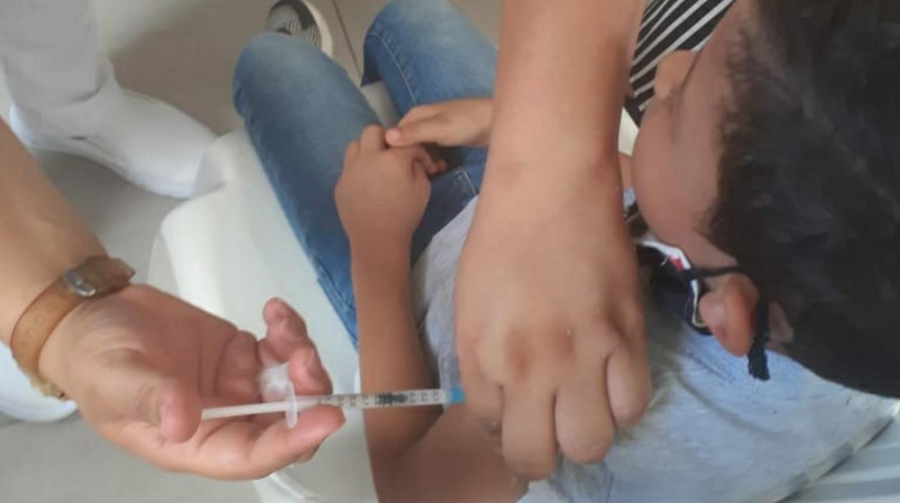 Vacunación de niños. 