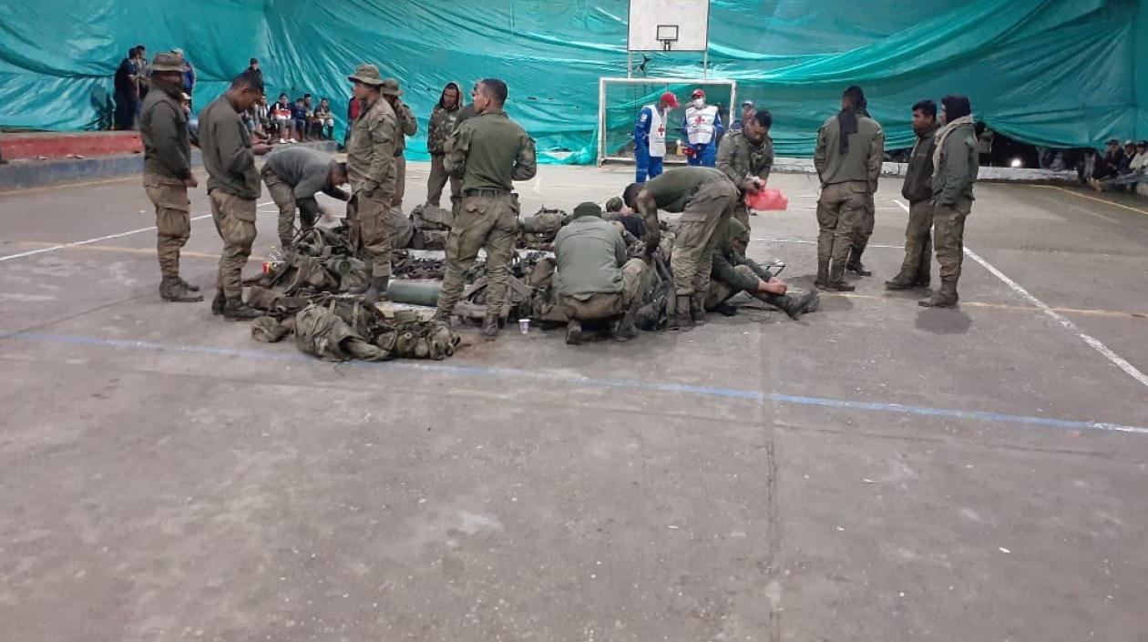 Los militares liberados.