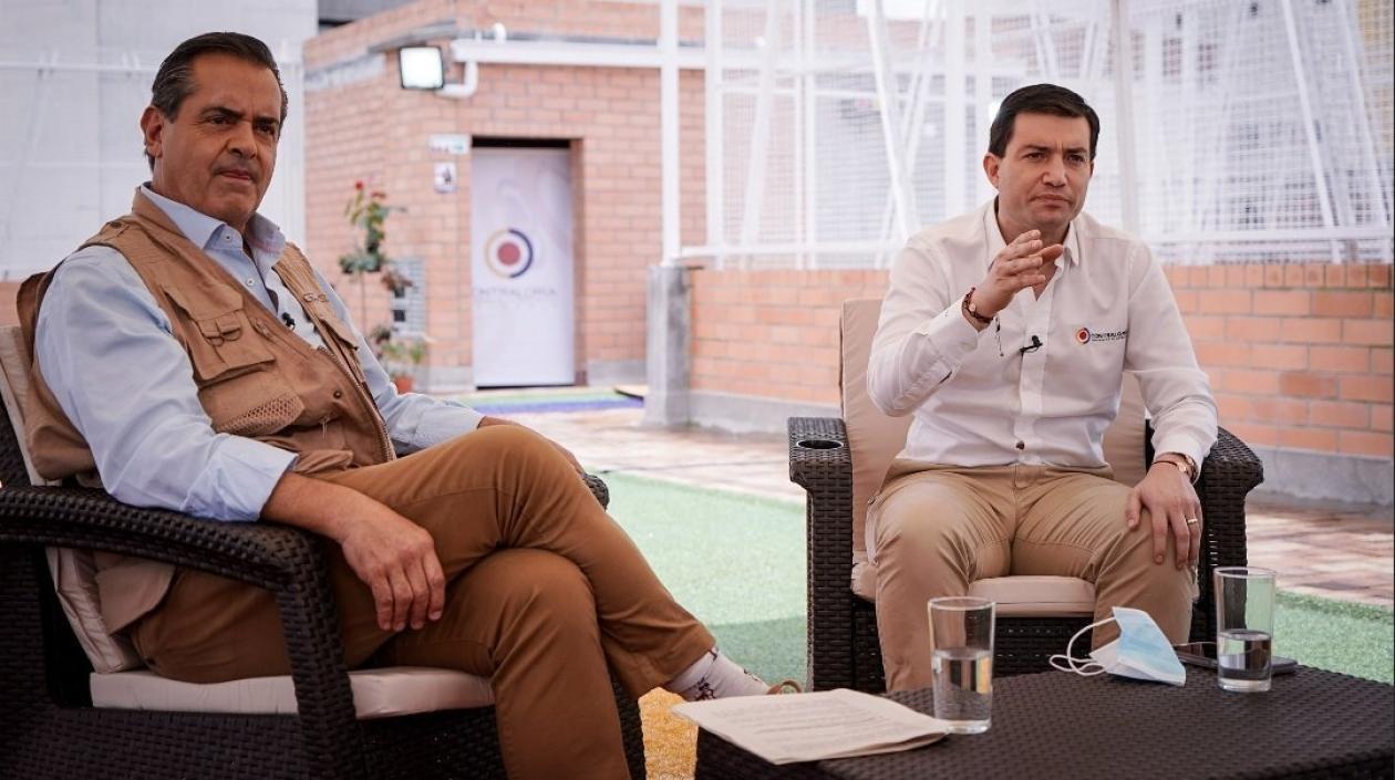 El Contralor General de la República, Felipe Córdoba (derecha).